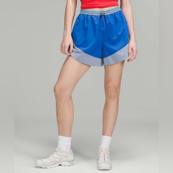 Lululemon Evergreen High-Rise Short 4.5"
Wild Bluebell size 8 EUC - Picture 1 of 5
